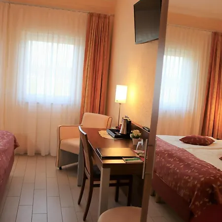 Land-gut-hotel Am Ring Hotel Meuspath