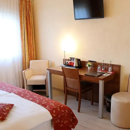 Hotel Land-gut-hotel Am Ring Meuspath