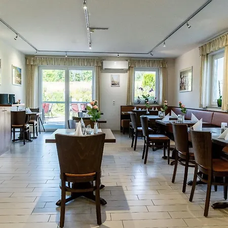 Land-Gut-Hotel Am Ring Hotel 3*