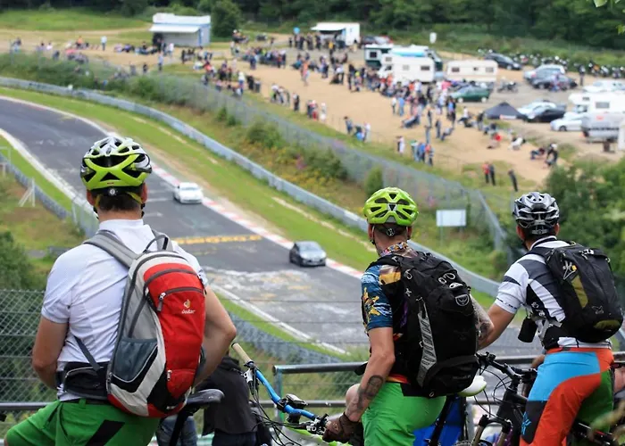 Land-gut-hotel Am Ring Hotell Meuspath