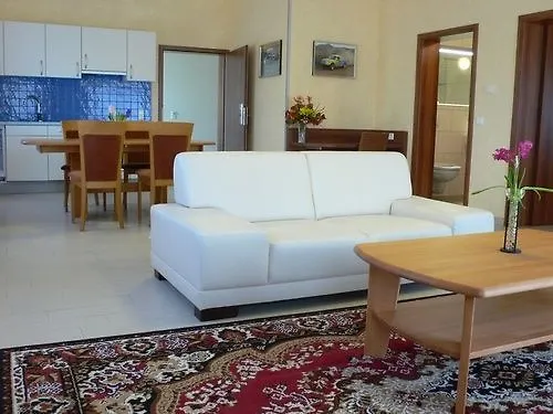 Land-gut-hotel Am Ring Hotell Meuspath