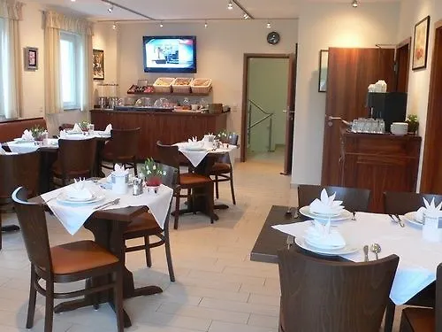 Land-gut-hotel Am Ring Hotell